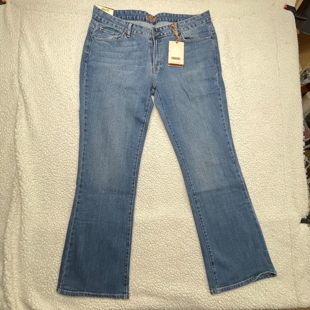 NWT Women’s “16” ‘Bitten Sarah Jessica Parker Premium Bootleg Jeans